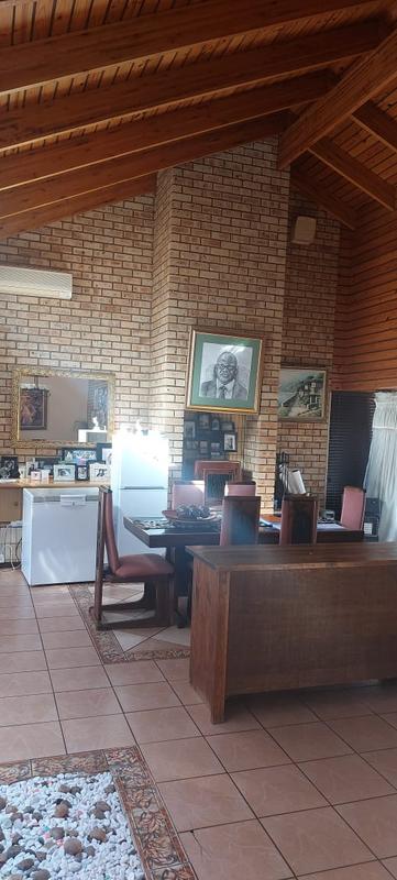 5 Bedroom Property for Sale in Riviera Park North West
